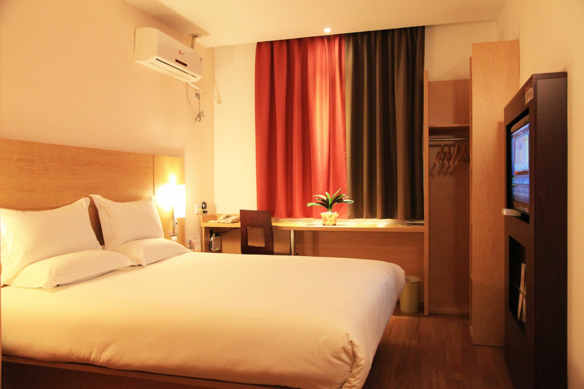 Ibis Hangzhou Huanglong Sports Center Hotel Zewnętrze zdjęcie